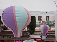 υφασμάτινα αερόστατα με λουλούδια στο καλαθάκι  υφασμάτινα αερόστατα με λουλούδια στο καλαθάκι